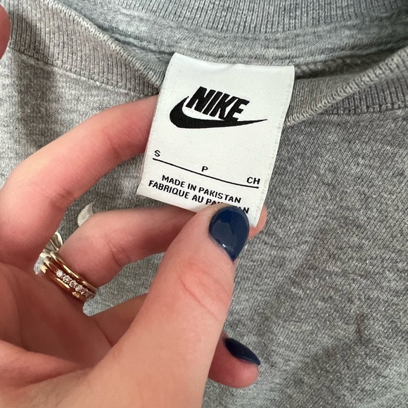 Nike Gray Crewneck Sweatshirt - Picture 3 of 3